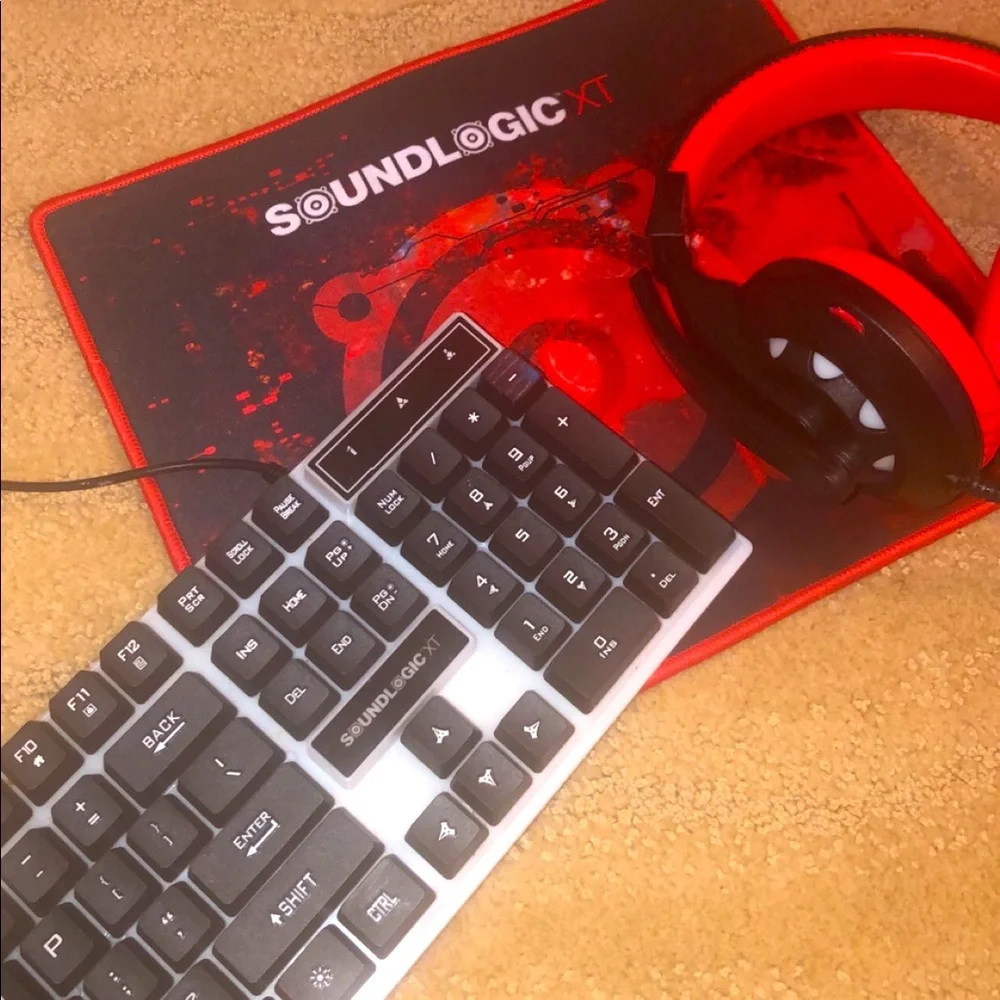 SoundlogicXT. Key Board & Mouse wired,Mouse pad,HeadPhones color changing wired